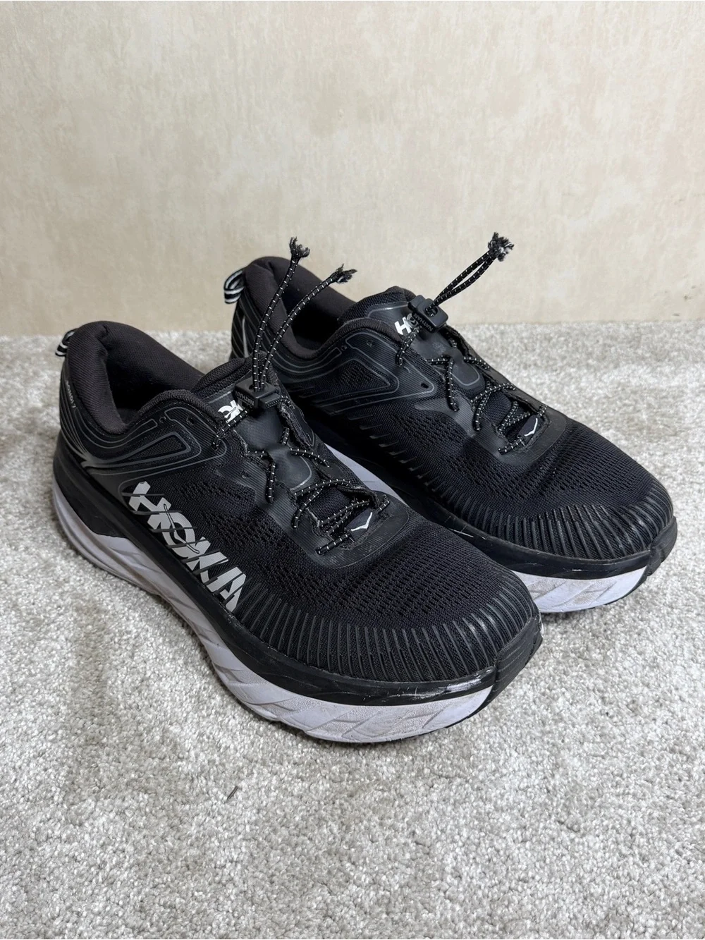 Hoka One One Men’s Bondi 7 Wide Sneakers Shoes Running in Black White 11.5 2E